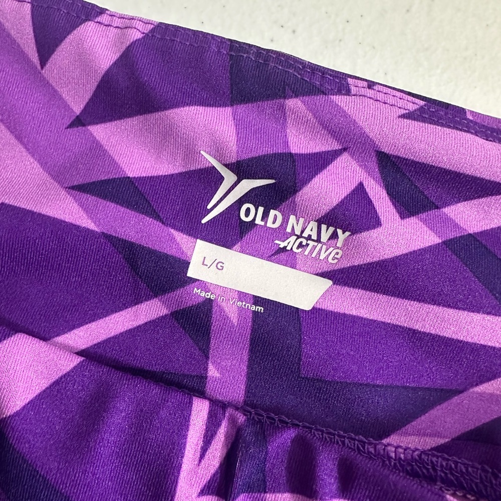 NWT Old Navy Active Sz L Women’s Purple Capri Leggings Geometric Athletic - Picture 6 of 10